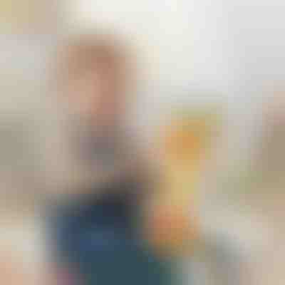 Jirafa de peluche interactiva | GIRADANCE